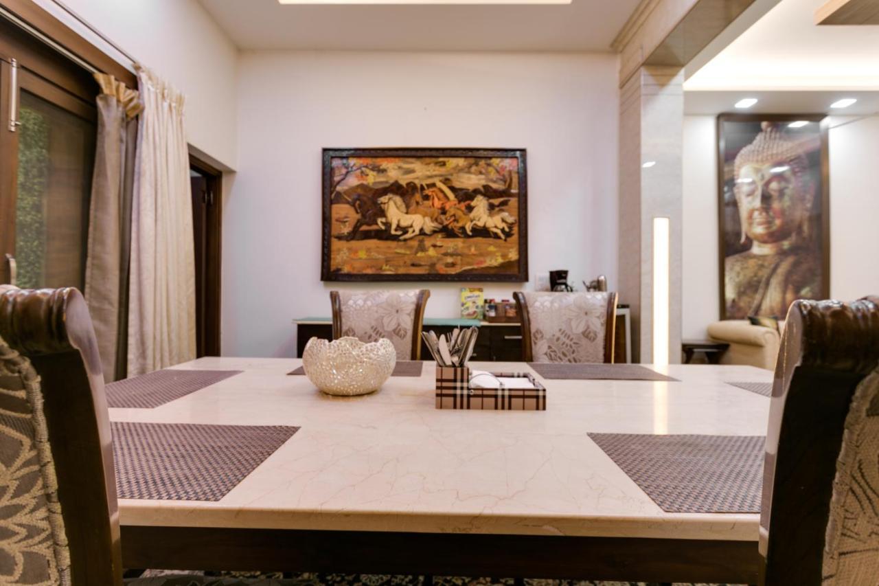 Avanti Tenantry-Luxurious Service Apartments Ню Делхи Екстериор снимка