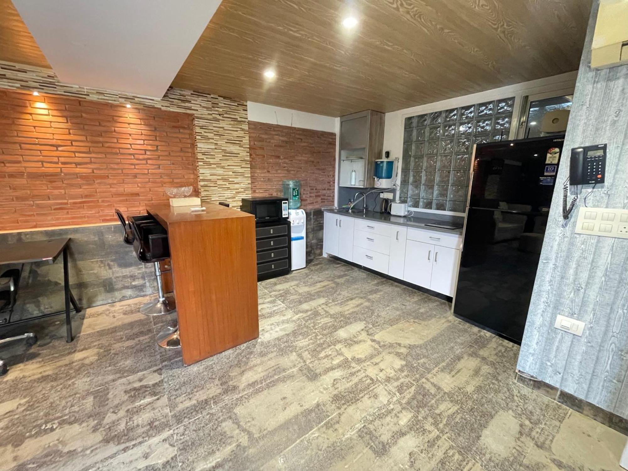 Avanti Tenantry-Luxurious Service Apartments Ню Делхи Екстериор снимка