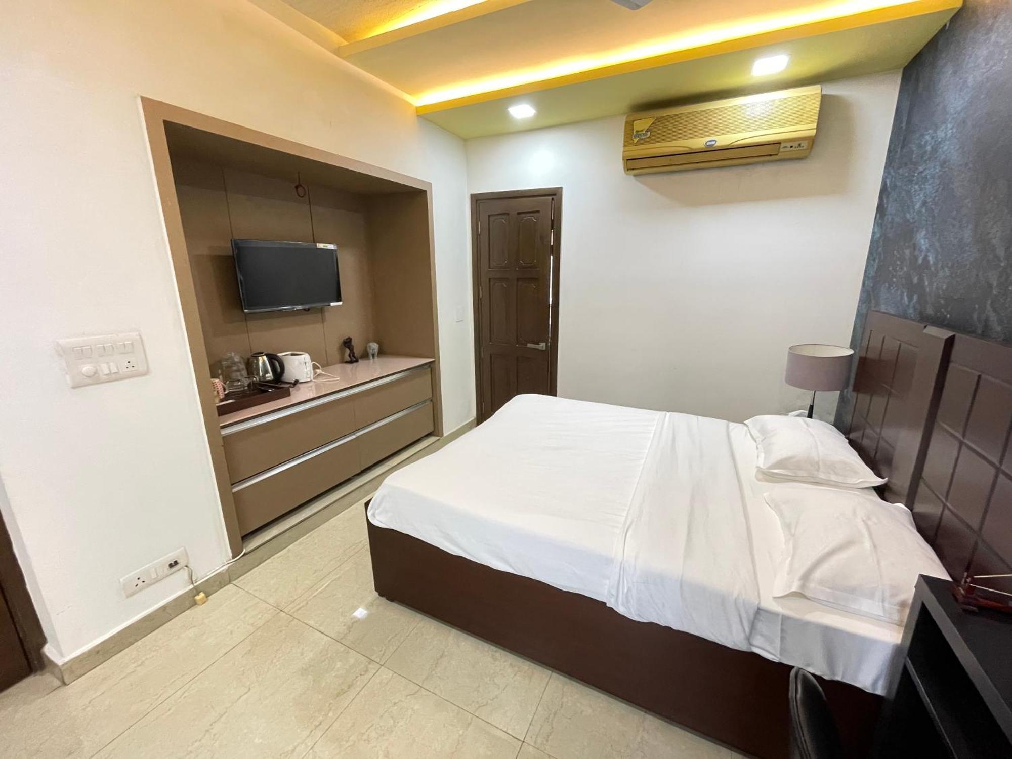 Avanti Tenantry-Luxurious Service Apartments Ню Делхи Екстериор снимка