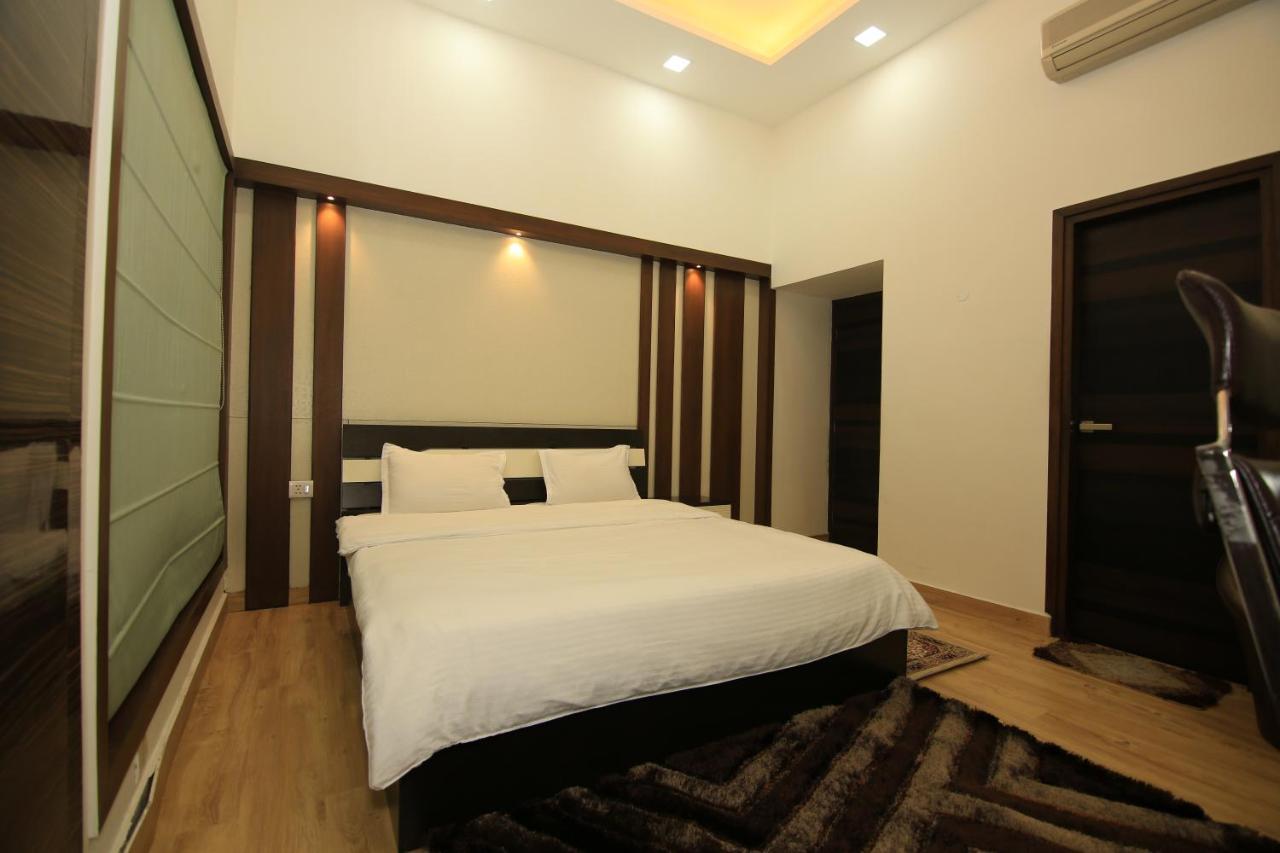Avanti Tenantry-Luxurious Service Apartments Ню Делхи Екстериор снимка